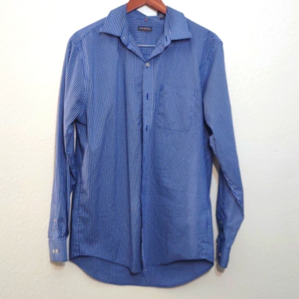 SLIGHTLY USED VAN HEUSEN BUTTON UP LONG SLEEVE SHIRT SIZE M 15-15 1/2 COLOR BLUE